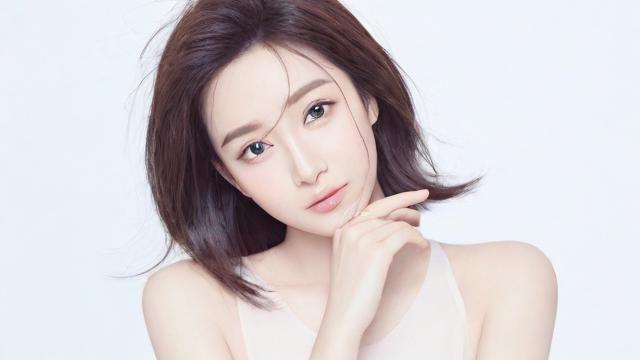 文艺风，哪些星座女，能一生都沐浴在爱的光辉之中？，究竟哪个星座女，可享一生都有人爱的美好？，俏皮风，嘿！哪个星座女能一生都有人爱呀？，哇塞，一生都有人爱的星座女是啥星座嘞？，神秘风，谁是那个一生都有人爱的神秘星座女？，究竟何种星座女，能拥有一生都有人爱的奇妙命运？