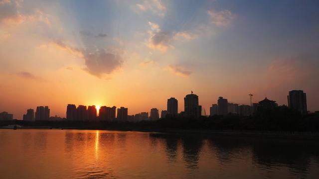 2015年农历八月十九是公历的哪一天？