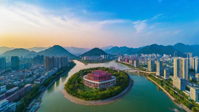 容县学子为何频出清华？风水背后的秘密是什么？