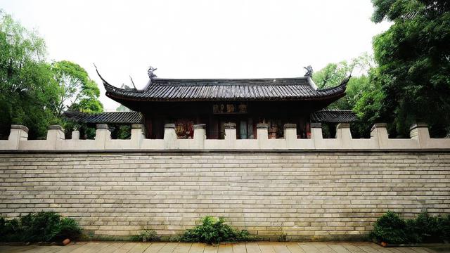 院墙高度与风水之间存在何种关联？