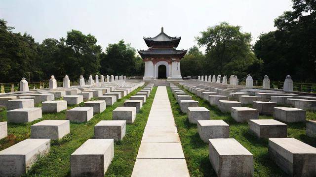 李嘉城祖坟风水宝地