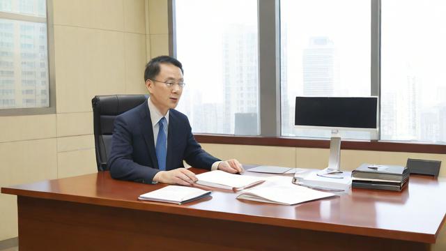 办公桌风水学，如何布置以提升工作效率和运势？