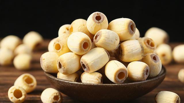 家中放干莲蓬风水