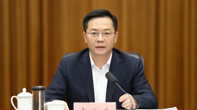 文艺风，陈玉新，命运的轮盘下，他的运气究竟几何？，陈玉新的运气，是否如诗中描绘的那般难以捉摸？，幽默风，嘿！陈玉新的运气到底咋样啊，不会是运气黑洞吧？，陈玉新这运气，是开了幸运盲盒还是掉进倒霉陷阱啦？，严肃风，陈玉新的运气状况究竟如何？真相值得探究，关于陈玉新的运气，背后是否存在不为人知的因素？
