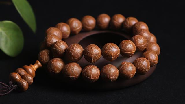 文艺风，佩戴千眼菩提，运气是否会如影随形？，当千眼菩提邂逅佩戴者，运气能否悄然改变？，幽默风，嘿！佩戴千眼菩提，这运气就能蹭蹭往上涨啦？，佩戴千眼菩提，难不成运气就会像开了挂一样？，严肃风，佩戴千眼菩提对运气的影响究竟如何？，佩戴千眼菩提真的能带来好运吗？