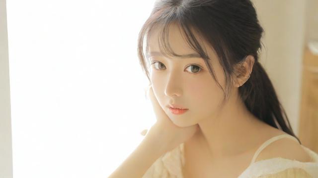 文艺风，78年出生的女子，今年的运气会如诗中所绘那般美好吗？，78年的她，今年运气能否如乐章般奏响美妙旋律？，幽默风，嘿，78年的女同胞，今年运气不会闹脾气吧？，78年的姐妹，今年运气是不是准备给咱来个惊喜大礼包呀？，正式风，78年出生的女性，今年运气走向究竟如何？，关于78年女性，今年运气会有怎样的表现？