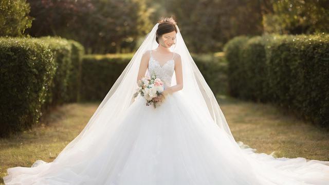 为何我会梦到自己结婚却没有婚纱？
