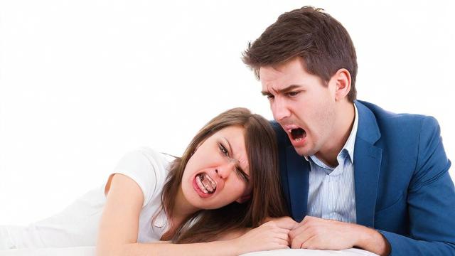 做梦梦到和同事吵架