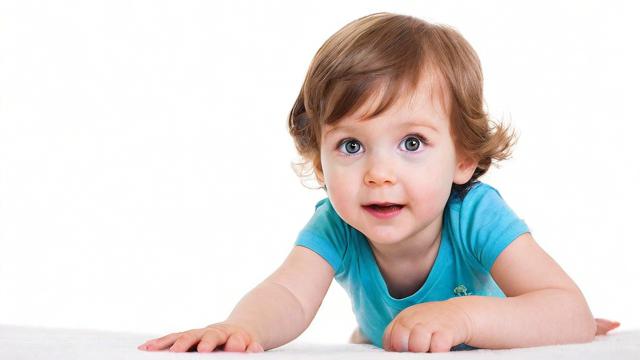 孩子梦中爬行，是成长的象征还是另有深意？