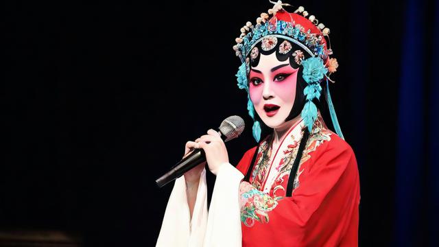 梦到唱戏
