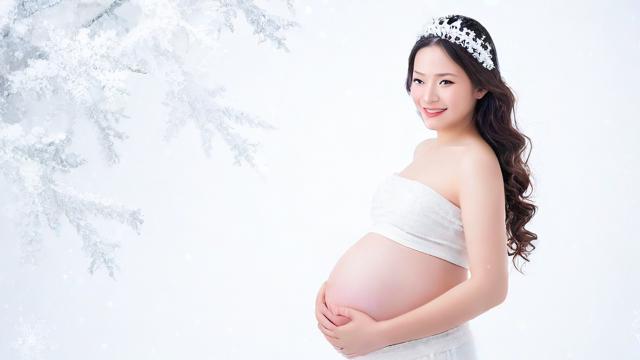 孕期梦到雪，是何征兆？，怀孕时梦到雪，有何寓意？，孕期常梦到雪，预示啥？，怀孕梦到雪，象征什么？，孕妇梦到雪，意味为何？