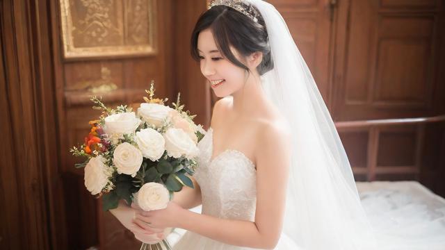 最近总是梦到自己结婚