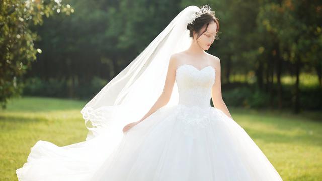 梦到穿婚纱