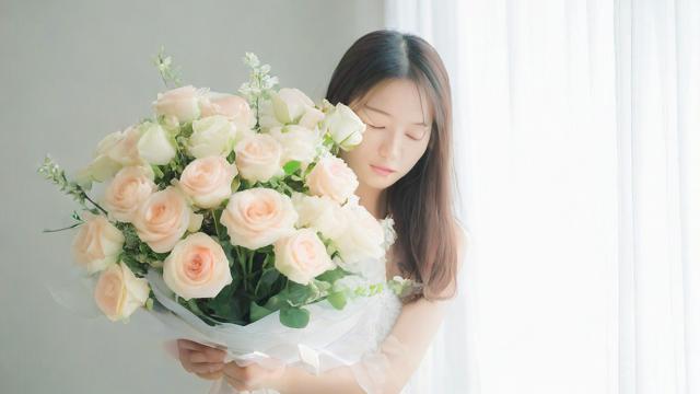 为何我会梦到送花？