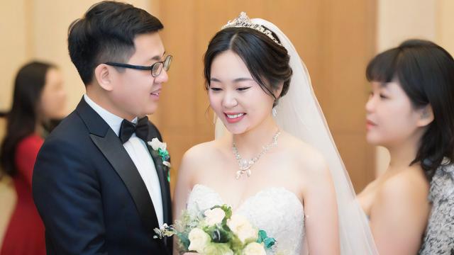 梦到很多人结婚