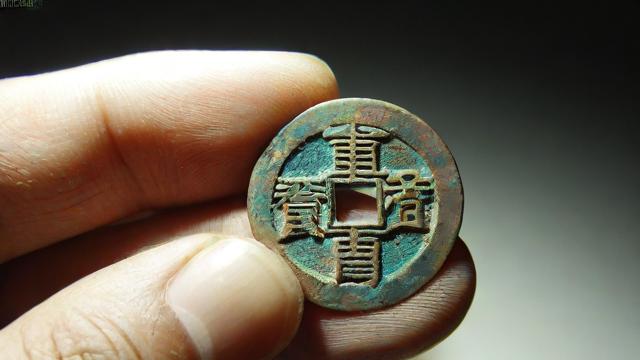 梦到古代铜钱
