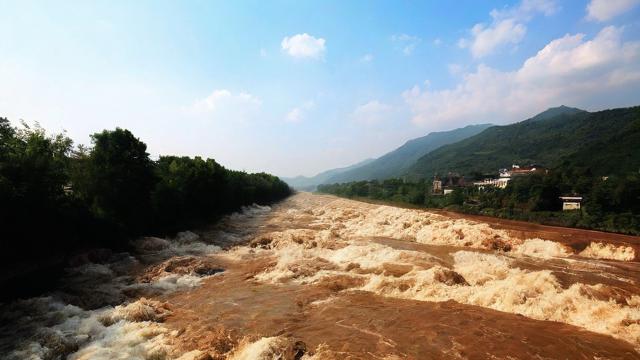 梦到河水暴涨